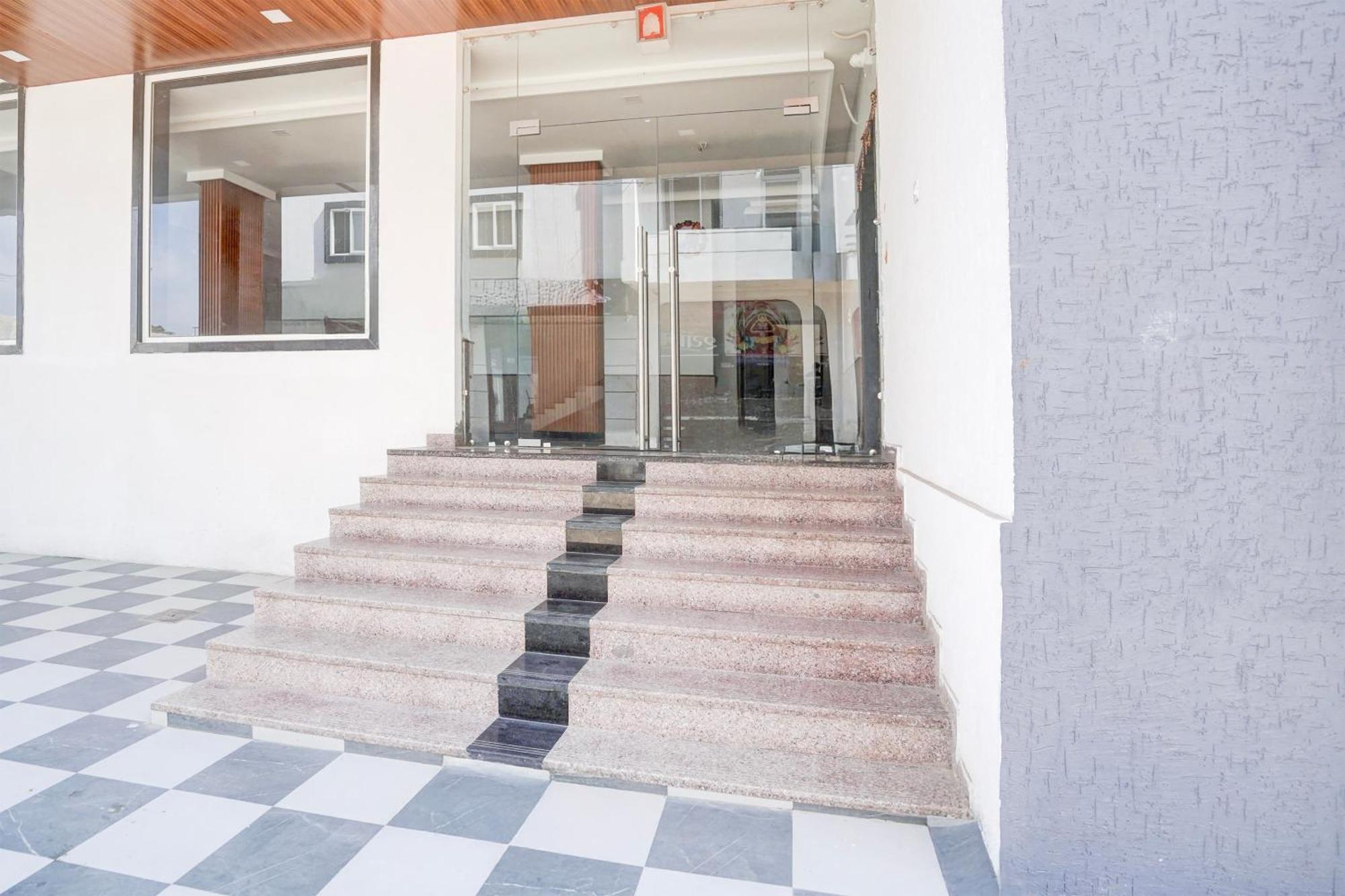 Hotel O Shree Gurukripa Khātu Exteriér fotografie