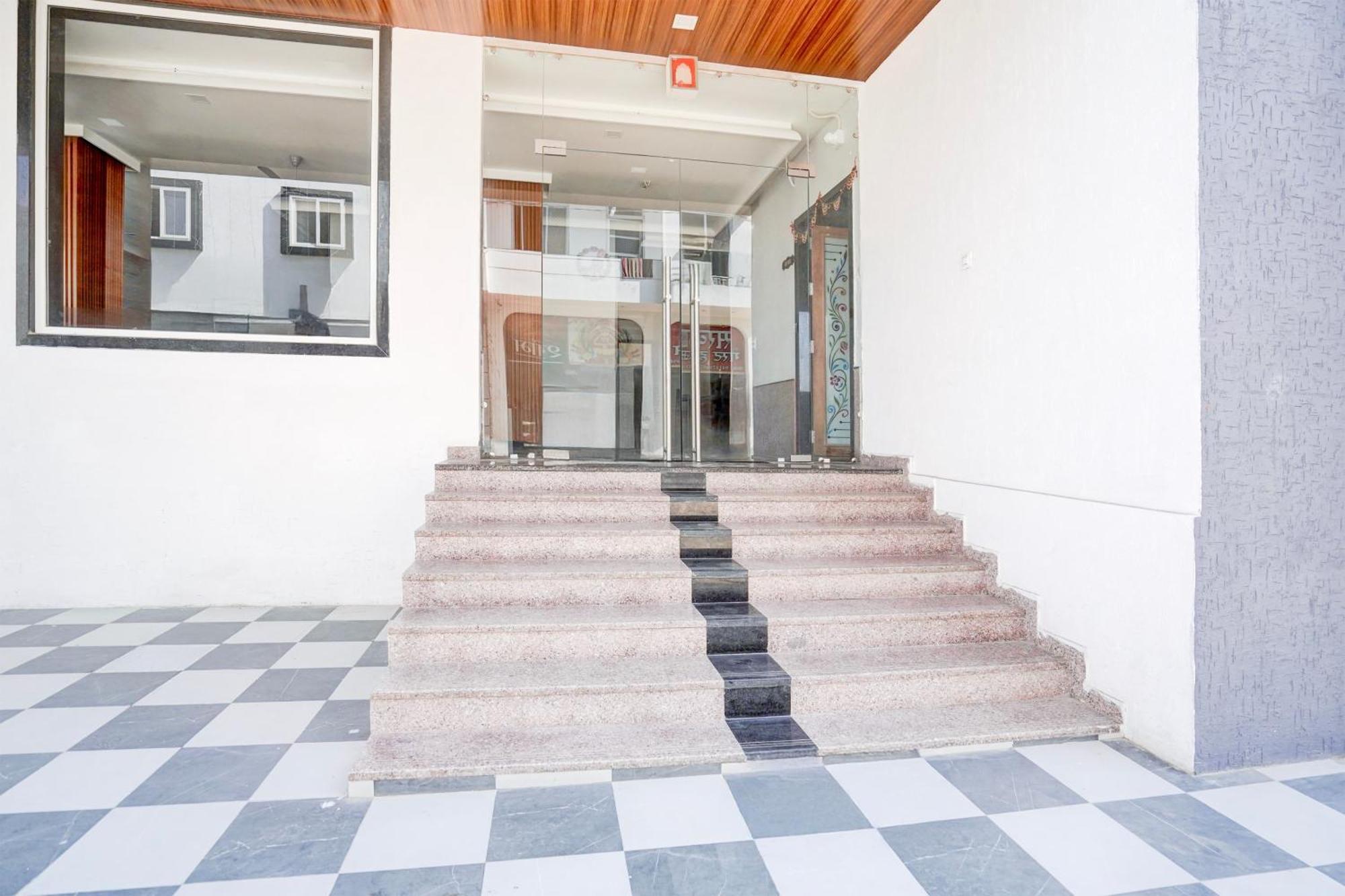 Hotel O Shree Gurukripa Khātu Exteriér fotografie